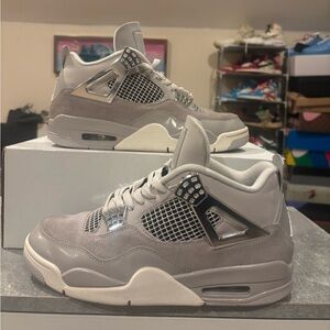 Jordan 4 Frozen moments size 9 men’s